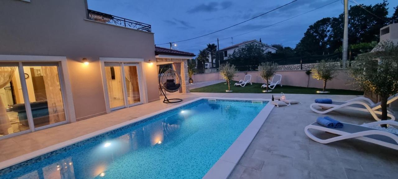 Villa Lukas&Ana S Bazenom,Djecjim Igralistem Pinezici  Exterior photo