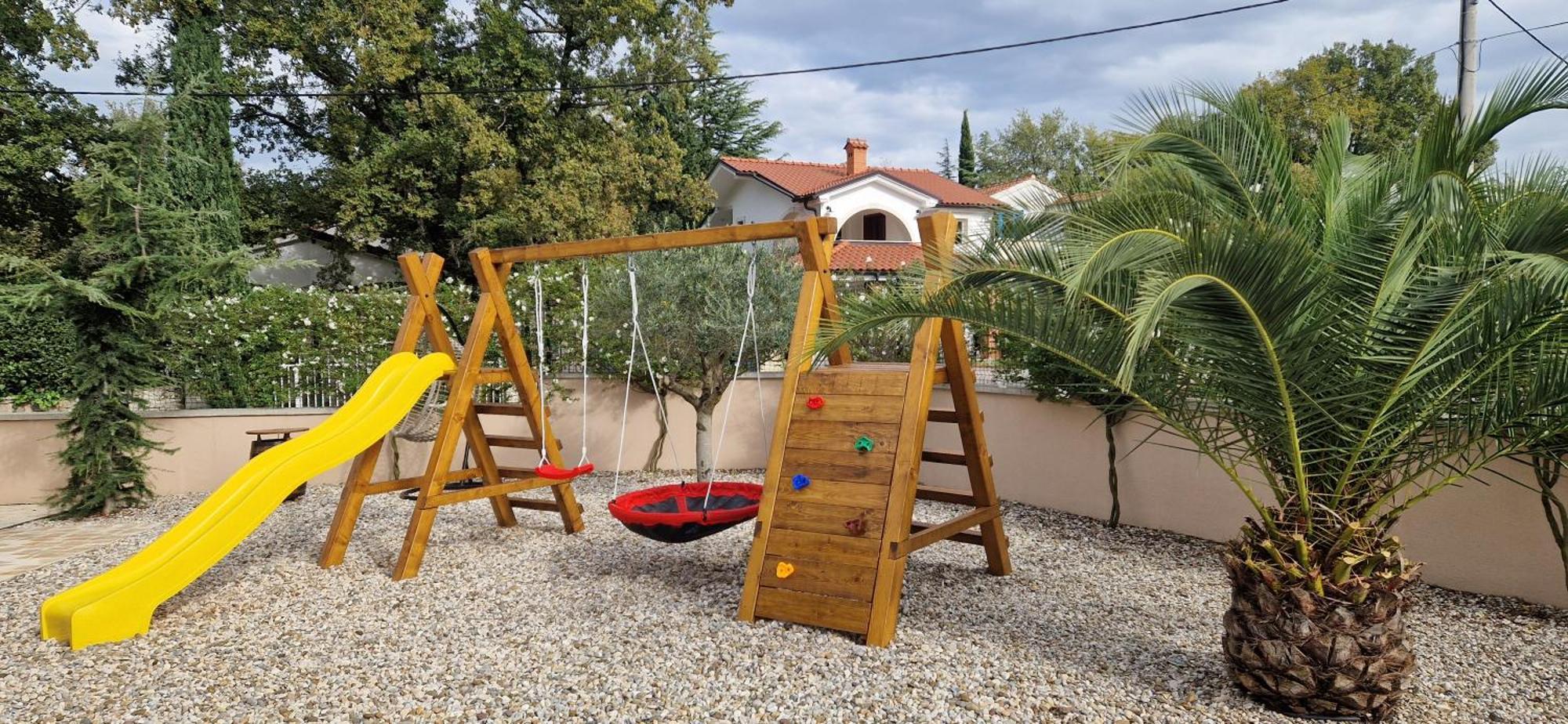 Villa Lukas&Ana S Bazenom,Djecjim Igralistem Pinezici  Exterior photo
